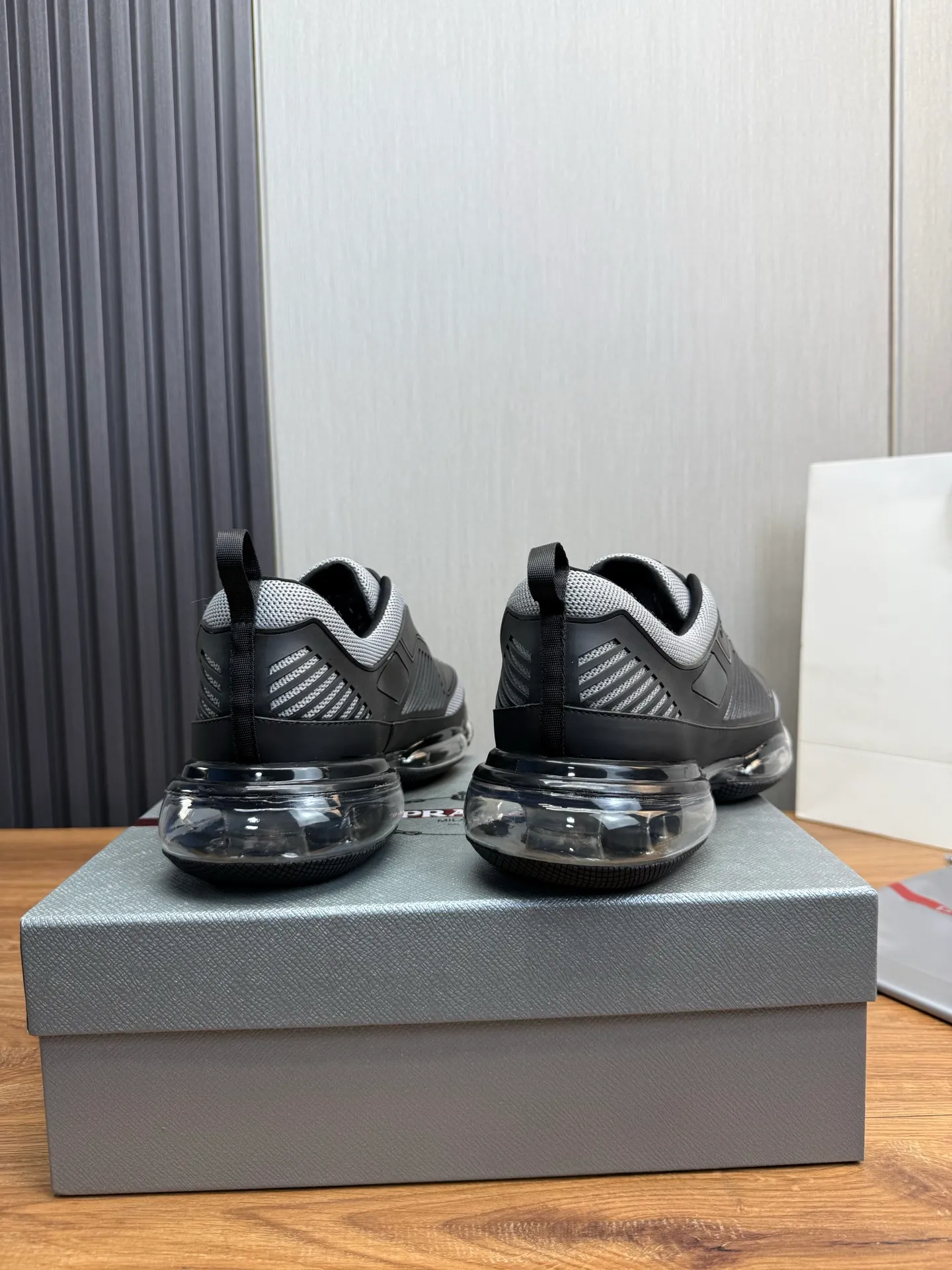 Men's shoes 💰640💰 [PRADA] Men's shoes are popular in the counter, high-quality shipments ✔️Official website synchronization, original fly-woven epoxy fabric + cowhide lining, 1⃣️ to 1⃣️ replica, original air-cushion original bottom, 38-45 (one size larger)